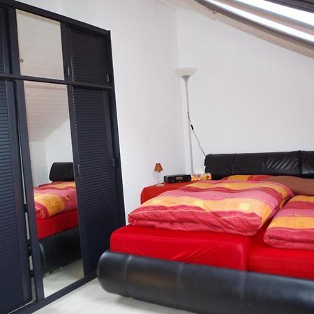Ferienwohnung Taunus Im Gruenen Obergeschoss Langgons Exterior photo
