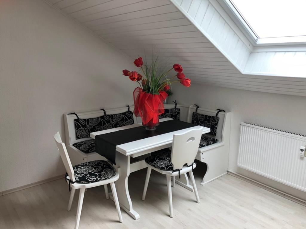 Ferienwohnung Taunus Im Gruenen Obergeschoss Langgons Exterior photo